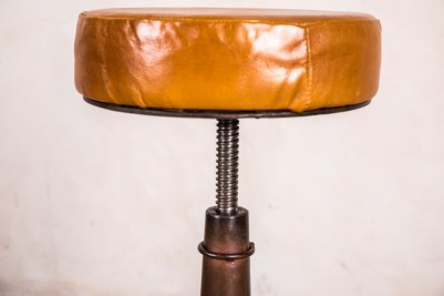 twist-height-bar-stool
